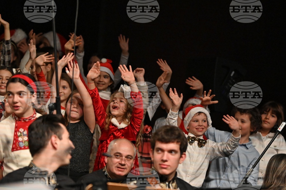 Новогодишен музикален фестивал - „Картини от една Коледа" - концерт