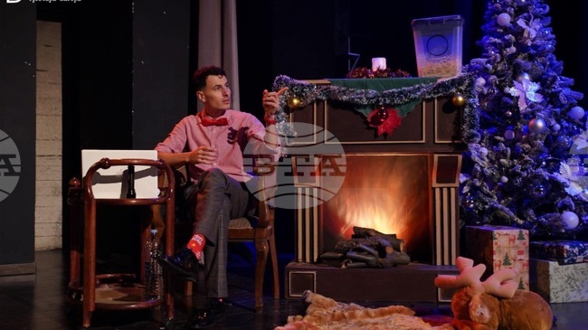 Старозагорският драматичен театър "Гео Милев" с два спектакъла на комедията "Рождеството се обърка" 