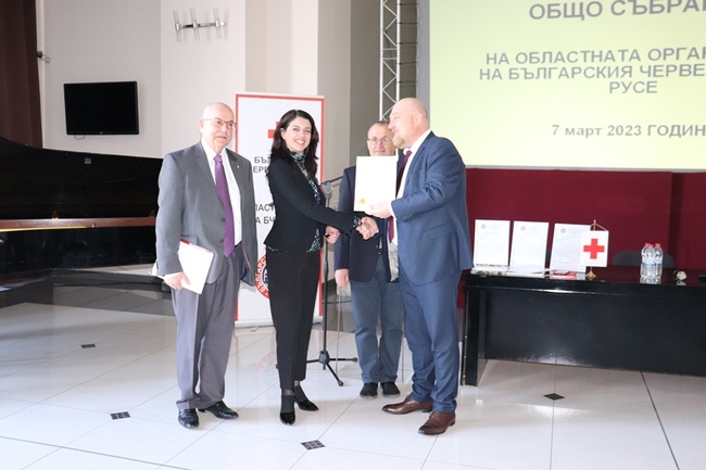 Областна администрация Русе: Анатоли Станев към БЧК – Русе: Нека и занапред бъдем заедно в името на доброто и хуманността