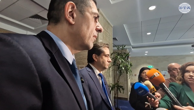 Делян Пеевски е напуснал кабинета си и той вече е музей с уредничка, каза депутатът от ПП-ДБ Ивайло Мирчев