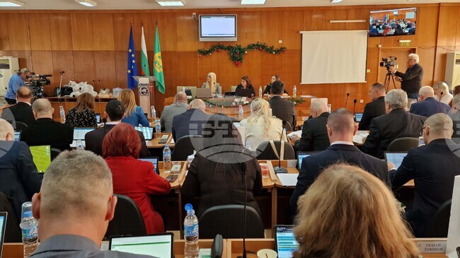 Общинските съветници в Шумен определиха цените за достъп до закрития басейн в областния град