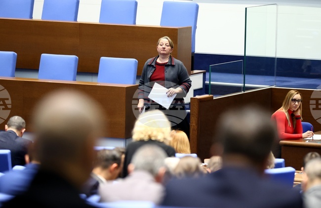 Гъвкавото работно време и работата от вкъщи се разпознават от все повече хора, написа председателят на социалната комисия Деница Сачева