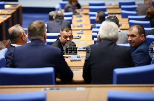 Отпада изискването професионалните потребители на продукти за растителна защита да имат най-малко средно образование