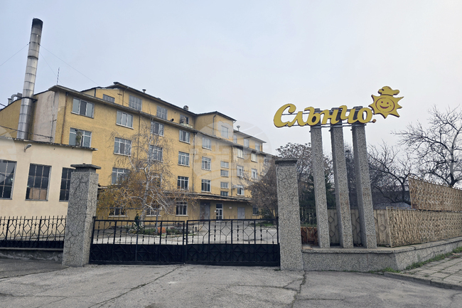 В детските храни на „Слънчо“ АД Свищов няма наличие на неорганичен арсен в количества, представляващи риск за здравето, заявиха от дружеството