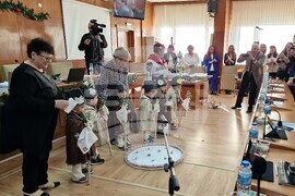 Шумен - Общински съвет - заседание - коледарски поздрави