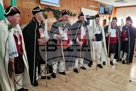 Шумен - Общински съвет - заседание - коледарски поздрави