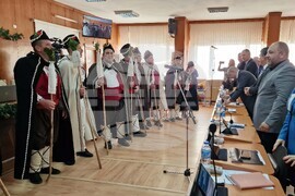 Шумен - Общински съвет - заседание - коледарски поздрави