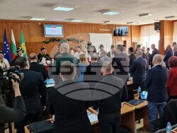 Шумен - Общински съвет - заседание - коледарски поздрави