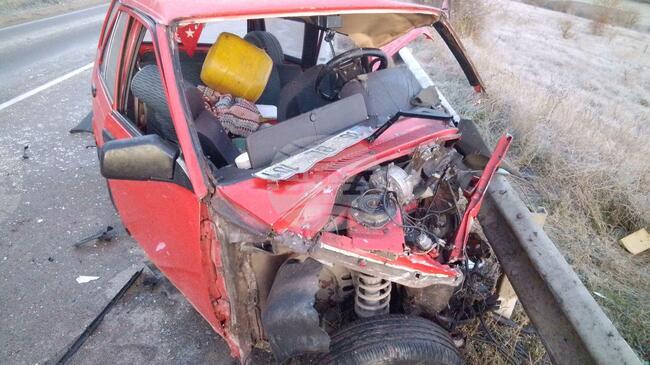 Шофьор на лек автомобил е пострадал тежко при катастрофа край лознишкото село Манастирско