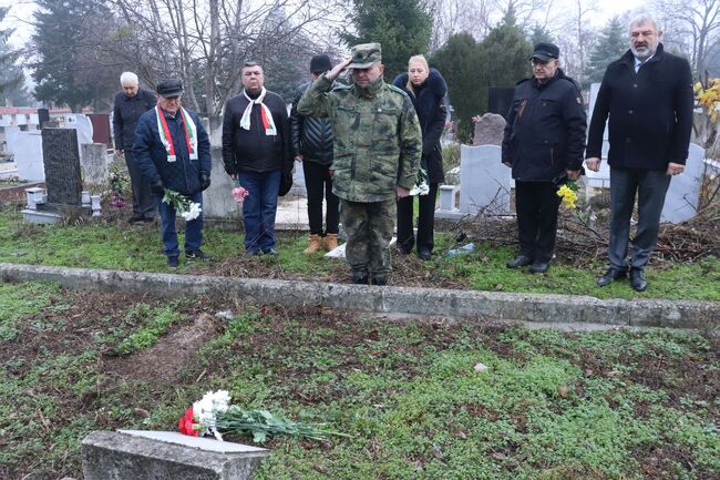 Русенци се преклониха пред паметта на капитан Марин Маринов, героят от дунавския град, чийто действия са решаващи за победата в Сръбско-българската война