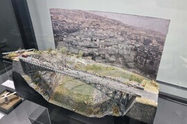 Ямбол - „Към небето" - изложба