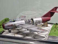 Ямбол - „Към небето" - изложба