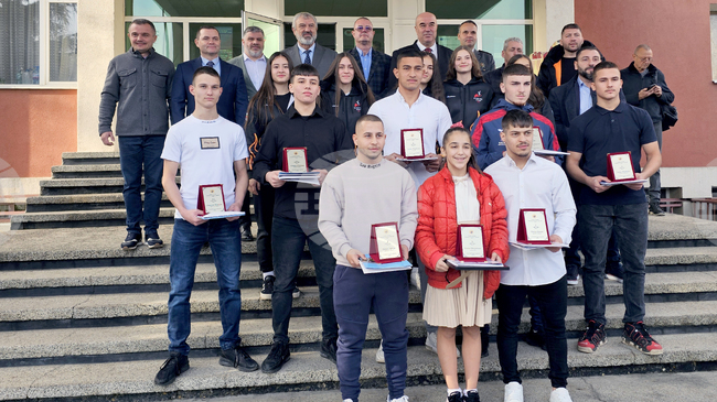 Спортното училище в Русе отличи най-добрите си атлети и треньори