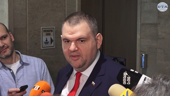 Днес ще подам искане до комисията да преценят дали има нужда от моята охрана, каза Делян Пеевски