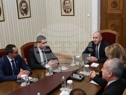 Румен Радев - консултации - "Морал, единство, чест"