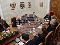 Румен Радев - консултации - "Морал, единство, чест"