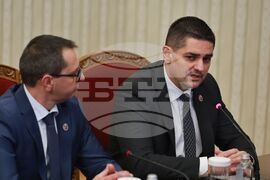 Президентство - консултации - "Морал, единство, чест"