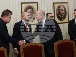 Румен Радев - консултации - "Морал, единство, чест"