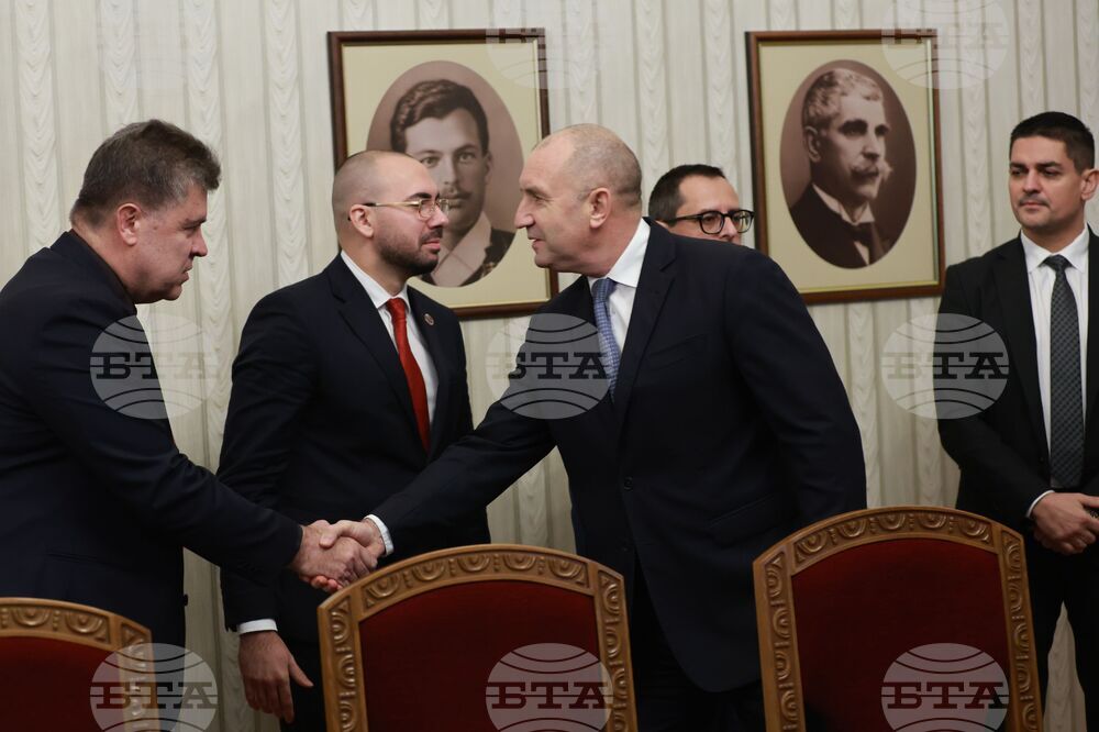 Румен Радев - консултации - "Морал, единство, чест"