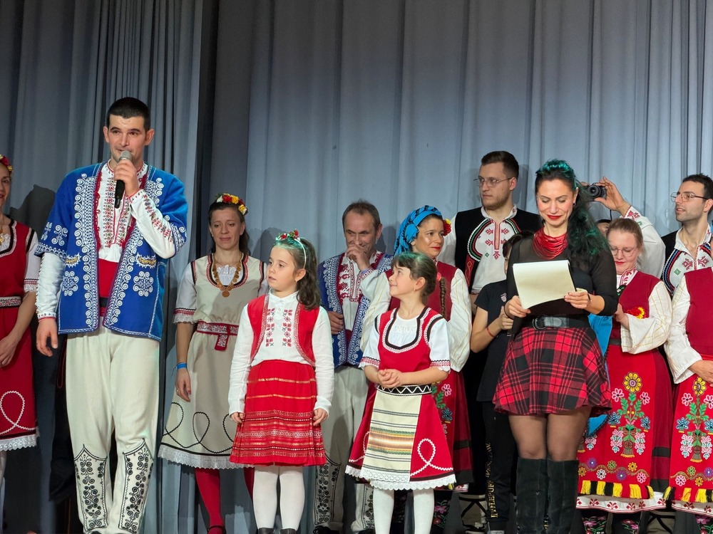 Възпитаници на Българското училище „Дора Габе“ в Мюнхен участваха в два благотворителни концерта