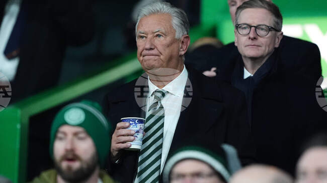 Президентът на Селтик посочи обиди и заплахи на фенове като причина за напускането си на клуба