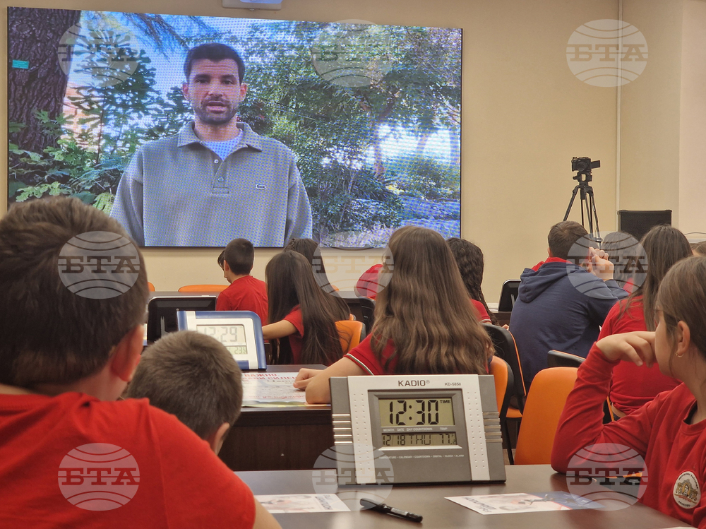 Първият открит урок по програмата „Образование за здраве“ на фондацията на Григор Димитров се проведе пред ученици от родния му град - Хасково