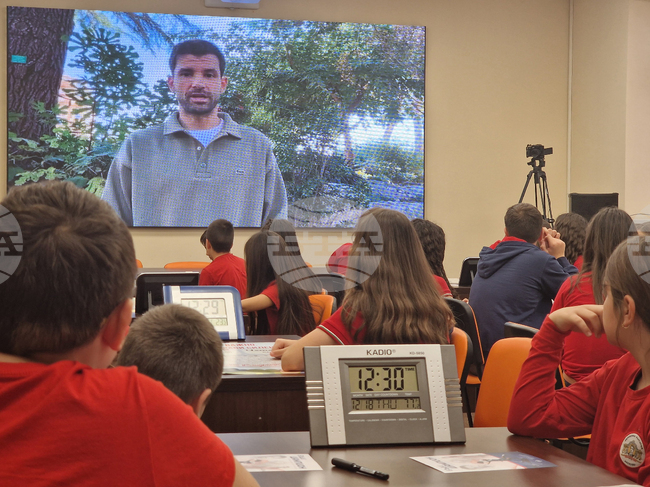 Първият открит урок по програмата „Образование за здраве“ на фондацията на Григор Димитров се проведе пред ученици от родния му град - Хасково