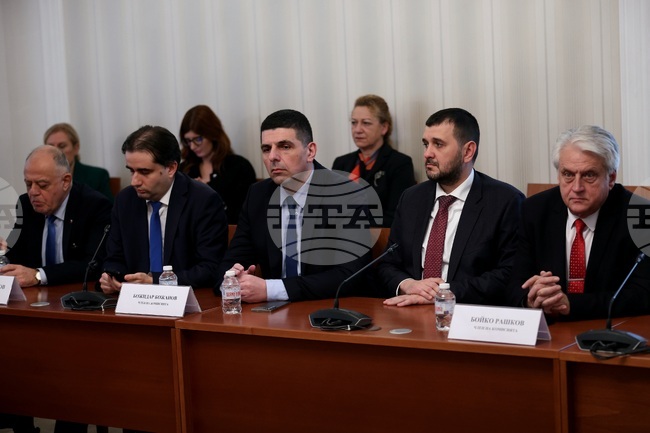 Amendments to MPs’ Security Pass First Reading in Internal Security Committee amid Debate over MRF–New Beginning Leader’s Protection