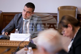 Парламент - Комисия за прякото участие на гражданите, жалбите и взаимодействието с гражданското общество