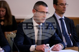 Парламент - Комисия за прякото участие на гражданите, жалбите и взаимодействието с гражданското общество