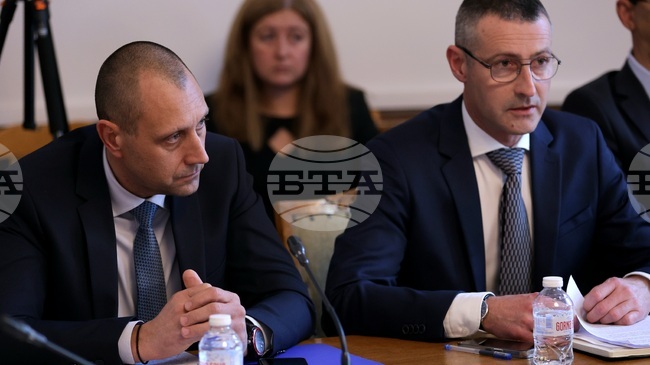 Директорът на 138-о училище отрича да е знаел за скрити камери в тоалетните, заявиха от СДВР пред комисията за прякото участие на гражданите