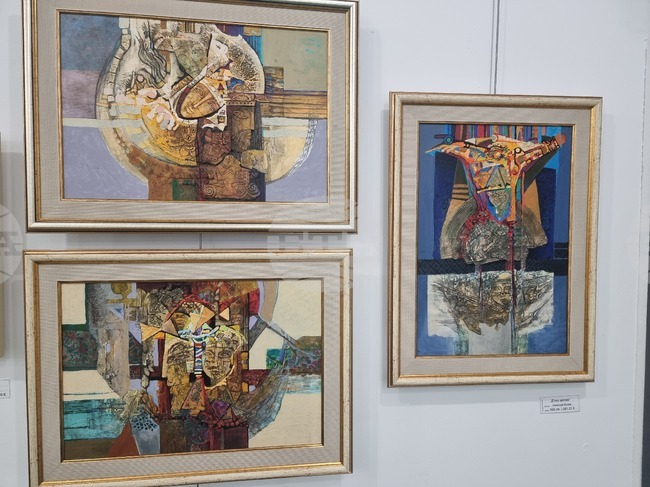 Над 100 творби на 35 автори от цялата страна представя коледна изложба в ямболската галерия „Стойчев“