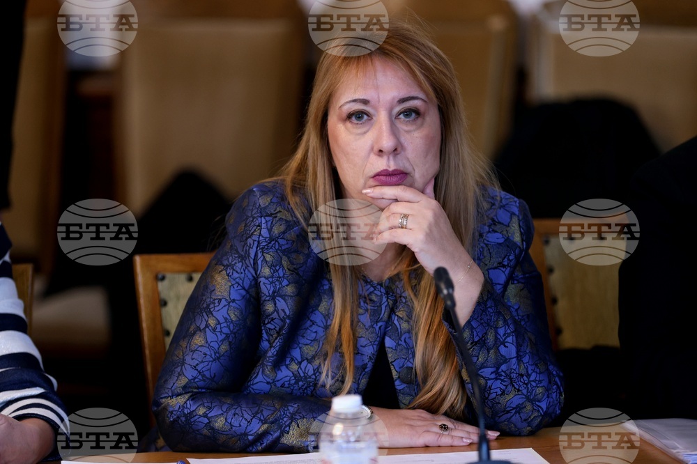 Парламент - Комисия за прякото участие на гражданите, жалбите и взаимодействието с гражданското общество