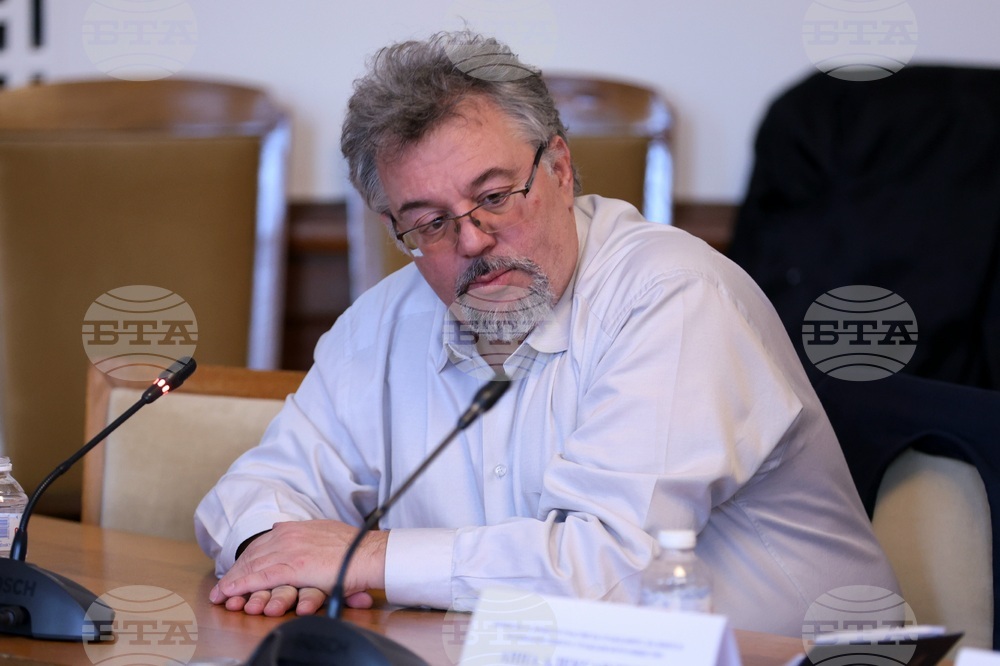 Парламент - Комисия за прякото участие на гражданите, жалбите и взаимодействието с гражданското общество