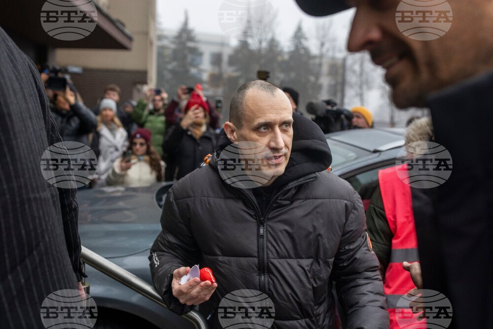 Освободените от Беларус затворници твърдят, че ги пускат без паспорти