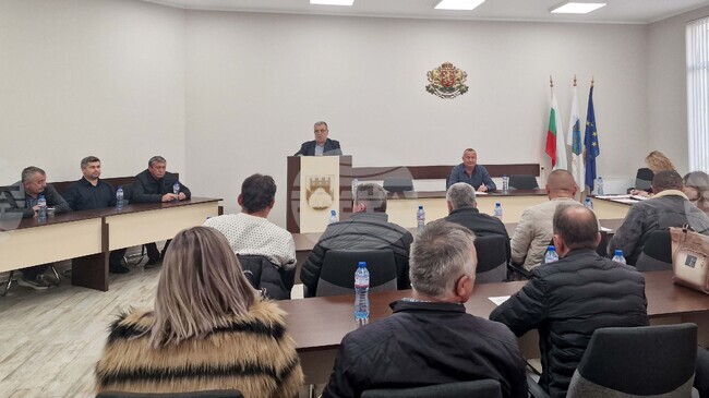 Община Завет е закупила 50 нови пластмасови контейнери за смет за подобряване на дейността по сметосъбиране