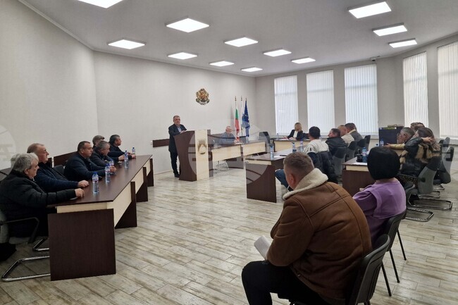 Общинският съвет в Завет актуализира бюджета на общината и разчета за финансиране на капиталови разходи за 2025 г.