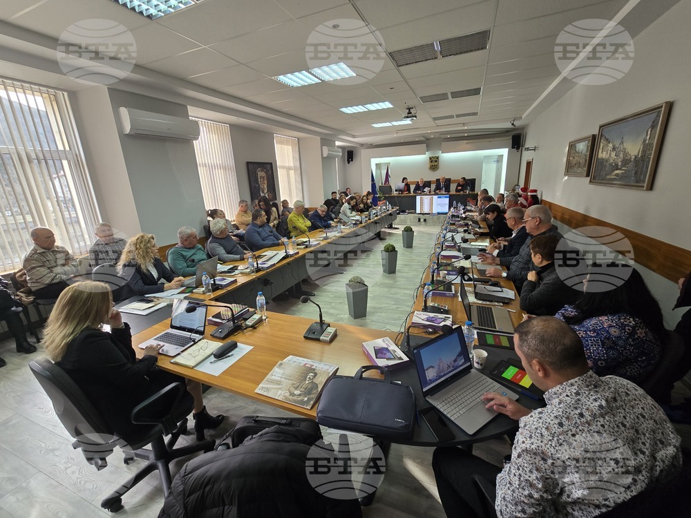 Общинският съвет в Ловеч реши да бъде изготвен инвестиционен проект за монтиране на самолет Миг – 21 на Алеята на космонавтите в Ловеч