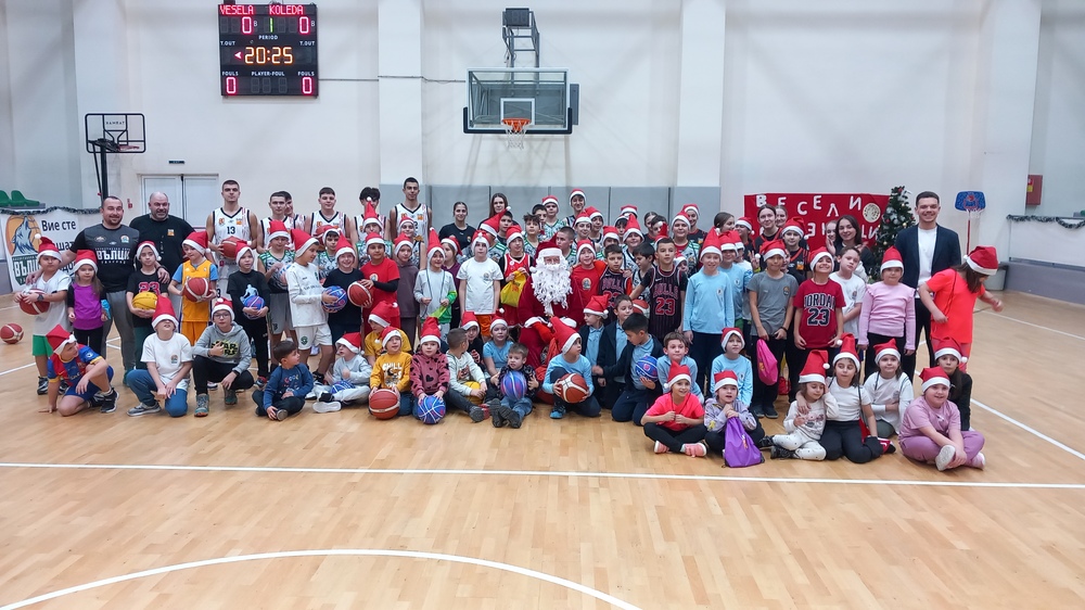 Коледно парти събра баскетболното семейство на БК „Вълци Разград“ в зала „Абритус“