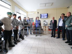 Атанас Зафиров - непридружени деца бежанци - подаръци