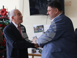 Атанас Зафиров - непридружени деца бежанци - подаръци