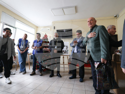 Атанас Зафиров - непридружени деца бежанци - подаръци