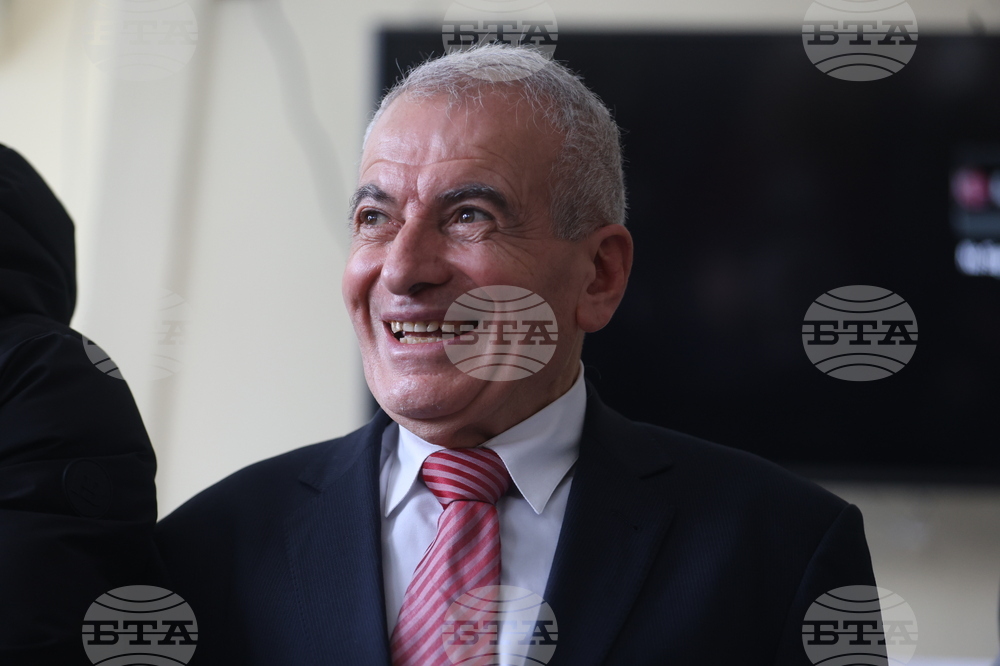 Атанас Зафиров - непридружени деца бежанци - подаръци