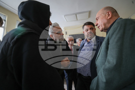 Атанас Зафиров - непридружени деца бежанци - подаръци