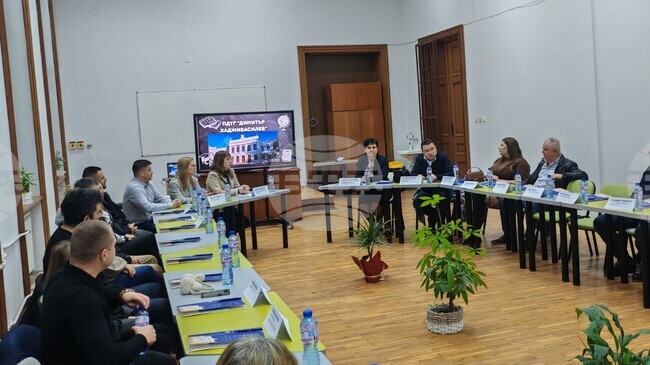 Търговската гимназия, местният бизнес и общинското ръководство обсъдиха бъдещето на професионалното образование в Свищов