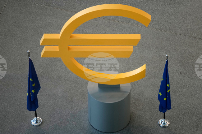 Главният икономист на ЕЦБ предупреждава за рисковете от натиск върху УФР