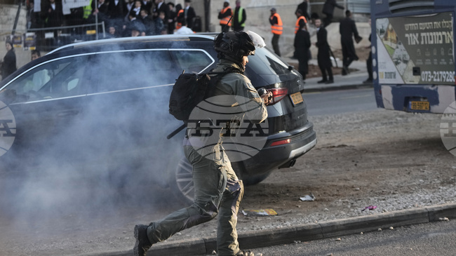 Тринадесет полицаи бяха ранени в Израел, след като се опитали да издадат фиш за неправилно паркиране