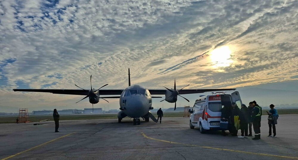 МО: Екипаж от Военновъздушните сили със самолет C-27J „Spartan“ изпълни задача по транспортиране на медицински екип в донорска ситуация