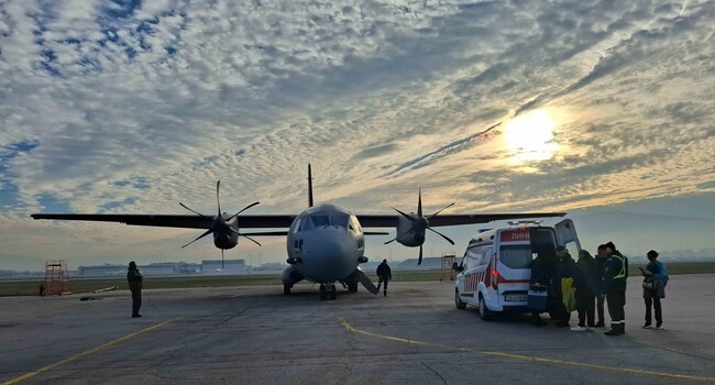 МО: Екипаж от Военновъздушните сили със самолет C-27J „Spartan“ изпълни задача по транспортиране на медицински екип в донорска ситуация