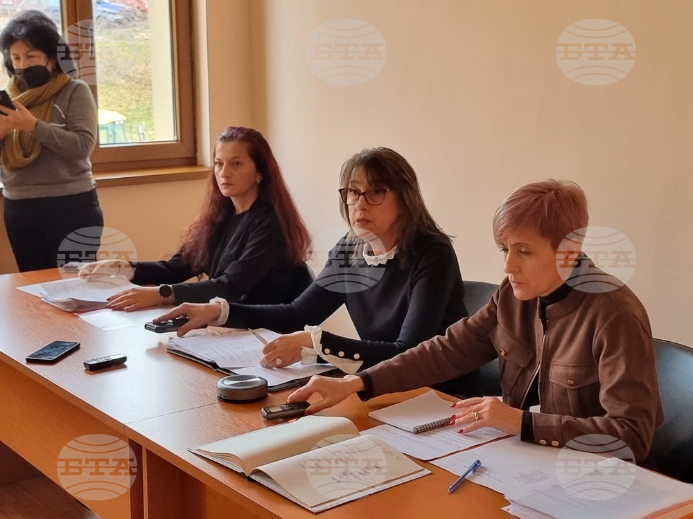 Общинският съвет в Трън одобри създаването на скулптурна композиция от оцелялата част на вековния дъб в село Насалевци